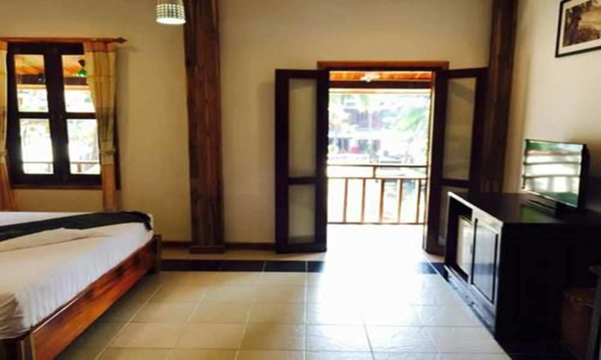 Luang Prabang Oasis Hotel Exterior foto